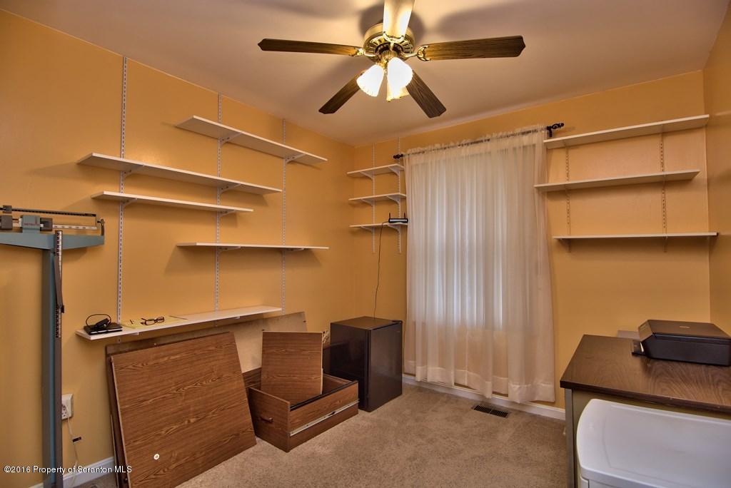 411 Daisy Court Exeter, PA 18643 - Photo 10 of 13 Gallery Image 10