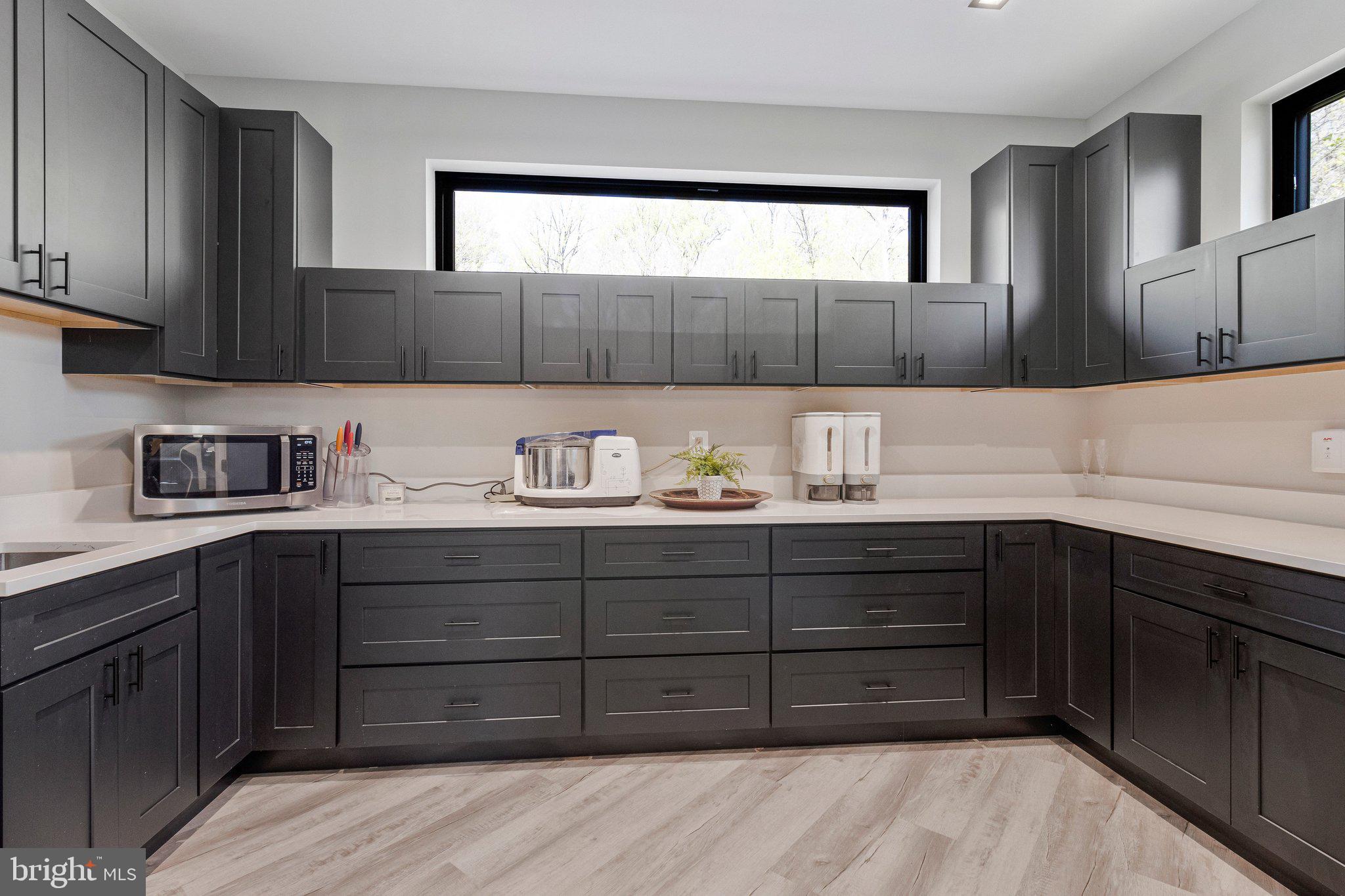 3525 Glenbrook Road Fairfax, VA 22031 - Photo 32 of 111 Spacious pantry off the kitchen