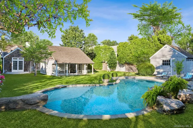 $6,795,000 | 94 Post Lane, Southampton, NY 11968