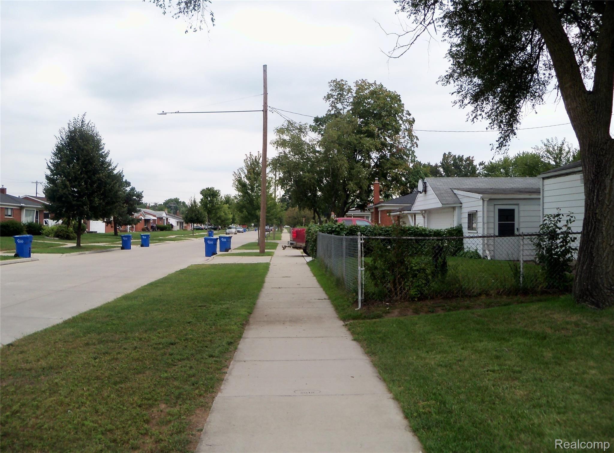 4505 13 Mile Road Warren, MI 48092 - Photo 6 of 20 2019-09-06 001 023.JPG