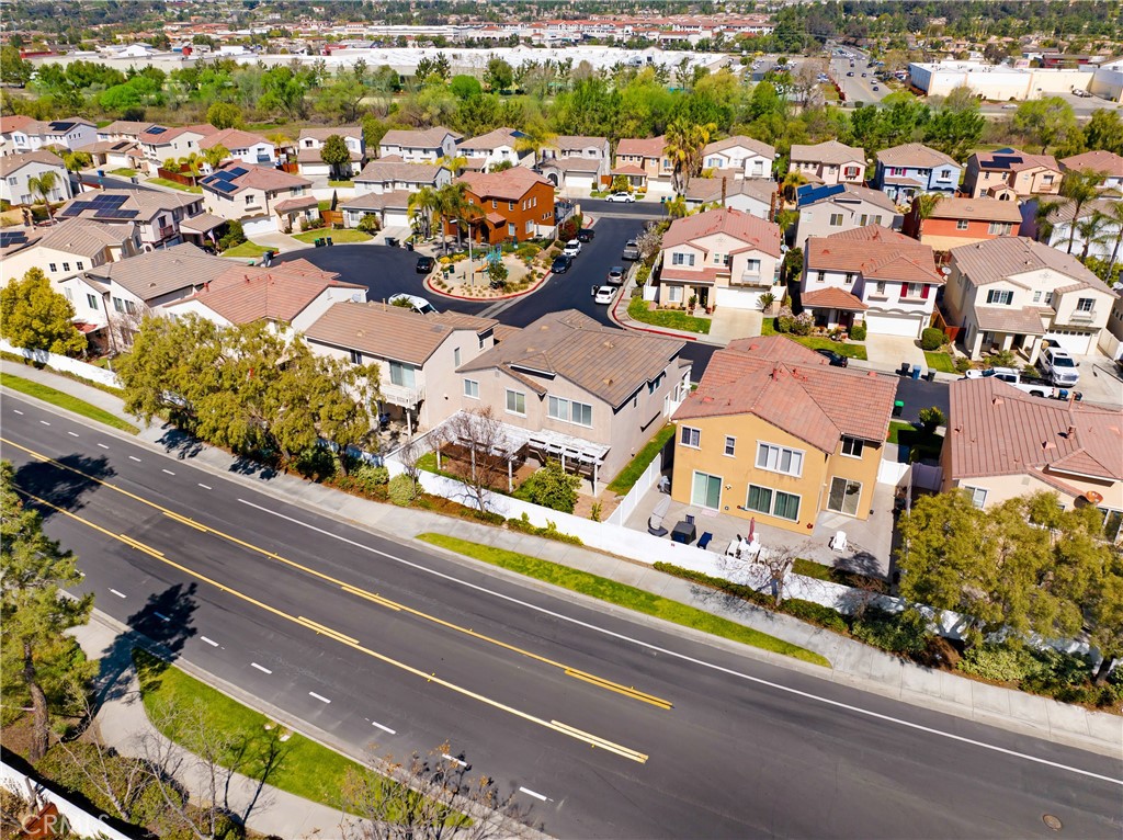 32509 Sunnyvail Circle Temecula, CA 92592 - Photo 36 of 38 an aerial view of a city