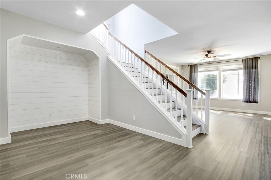 32509 Sunnyvail Circle Temecula, CA 92592 - Photo 6 of 38 a view of entryway with wooden floor