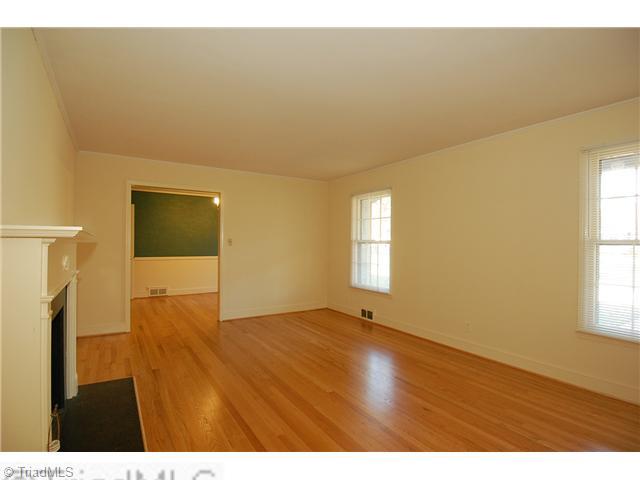 640 Chester Road Winston-Salem, NC 27104 - Photo 3 of 13 Living Room.