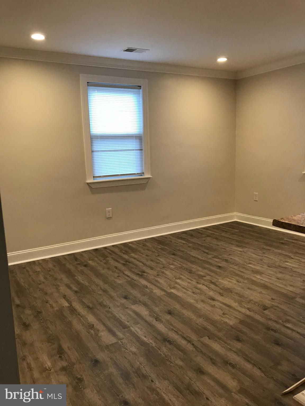 1004 Dartmouth Road, Unit 2 Baltimore, MD 21212 - Photo 11 of 17 Living Room