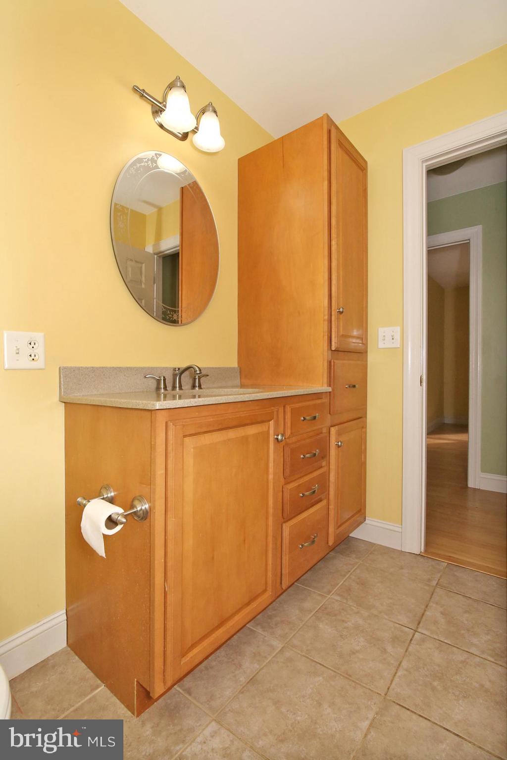 805 Mt Wilson Road Lebanon, PA 17042 - Photo 38 of 67 a view of a utility room with washer and dryer