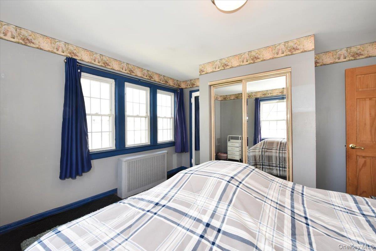 83 Cambridge Street Valley Stream, NY 11581 - Photo 18 of 27