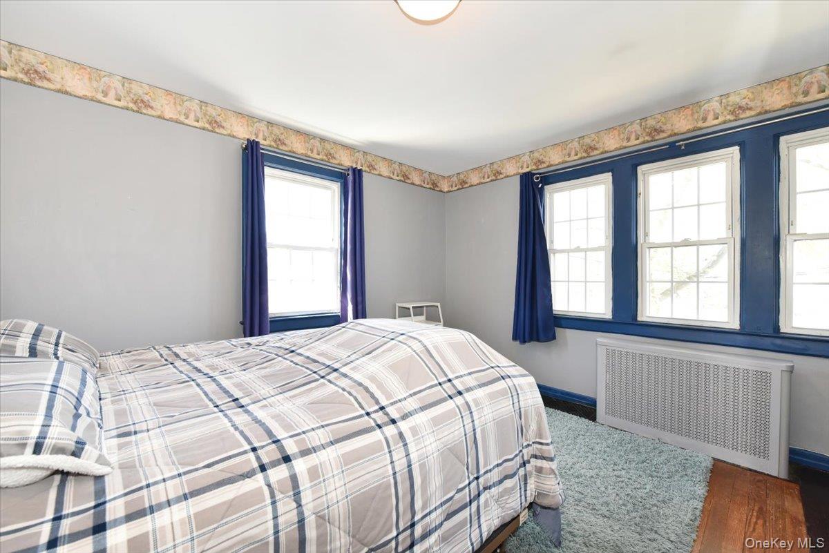 83 Cambridge Street Valley Stream, NY 11581 - Photo 19 of 27