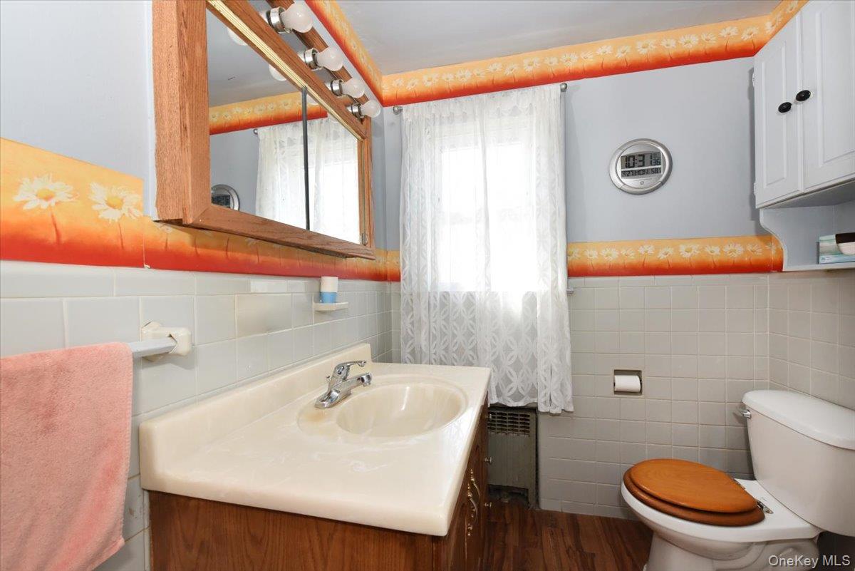 83 Cambridge Street Valley Stream, NY 11581 - Photo 20 of 27
