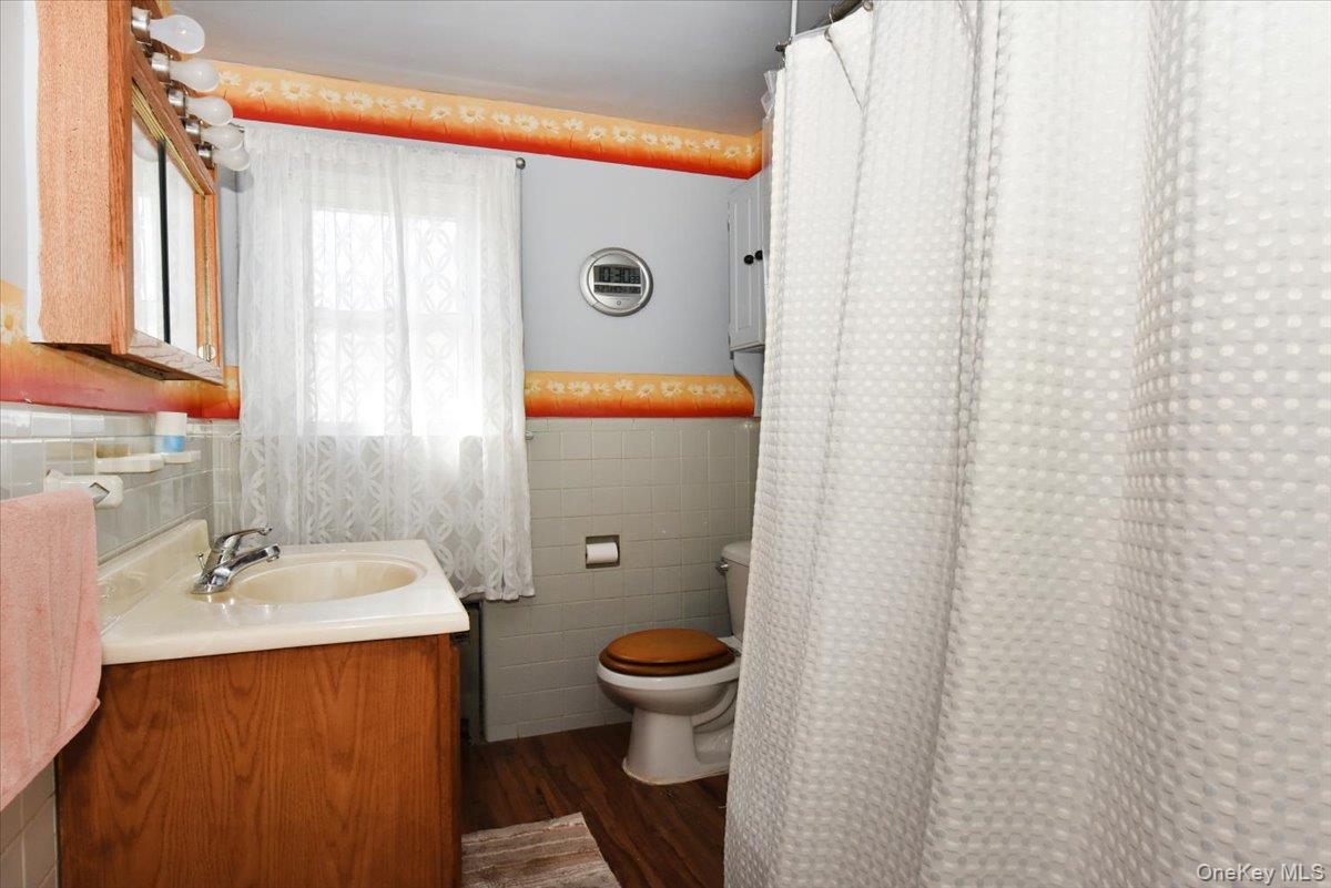 83 Cambridge Street Valley Stream, NY 11581 - Photo 21 of 27