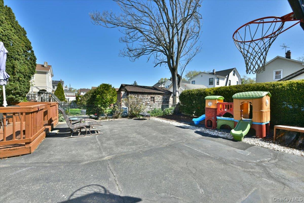83 Cambridge Street Valley Stream, NY 11581 - Photo 26 of 27