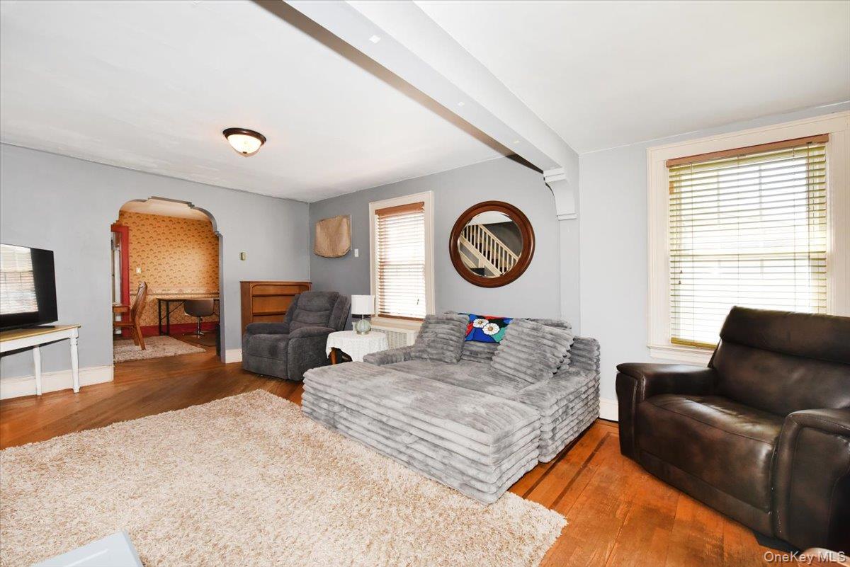 83 Cambridge Street Valley Stream, NY 11581 - Photo 7 of 27