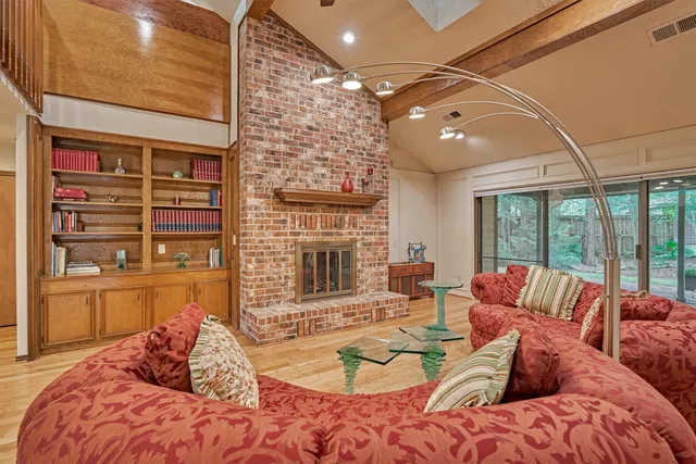 $849,000 | 23 Indian Clover Drive, The Woodlands, TX 77381