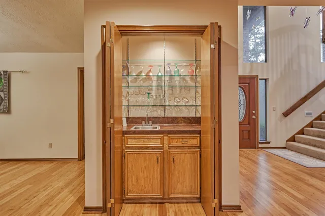 $849,000 | 23 Indian Clover Drive, The Woodlands, TX 77381