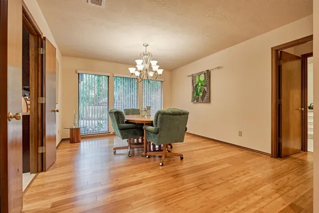 $849,000 | 23 Indian Clover Drive, The Woodlands, TX 77381