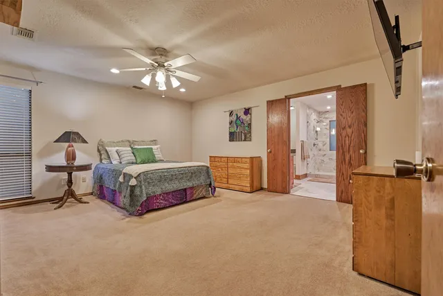 $849,000 | 23 Indian Clover Drive, The Woodlands, TX 77381