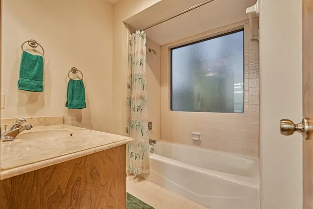 $849,000 | 23 Indian Clover Drive, The Woodlands, TX 77381