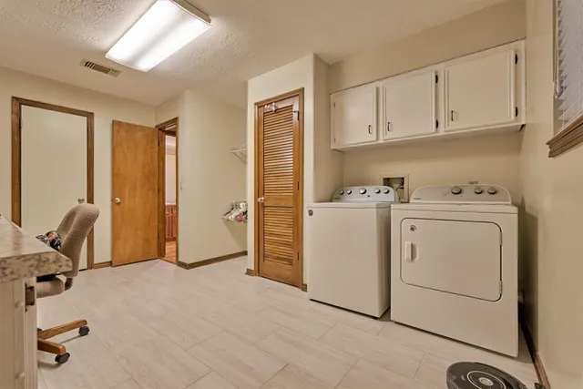 $849,000 | 23 Indian Clover Drive, The Woodlands, TX 77381