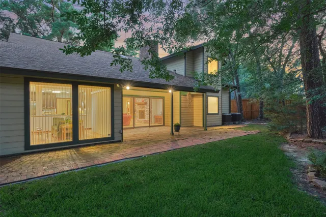 $849,000 | 23 Indian Clover Drive, The Woodlands, TX 77381