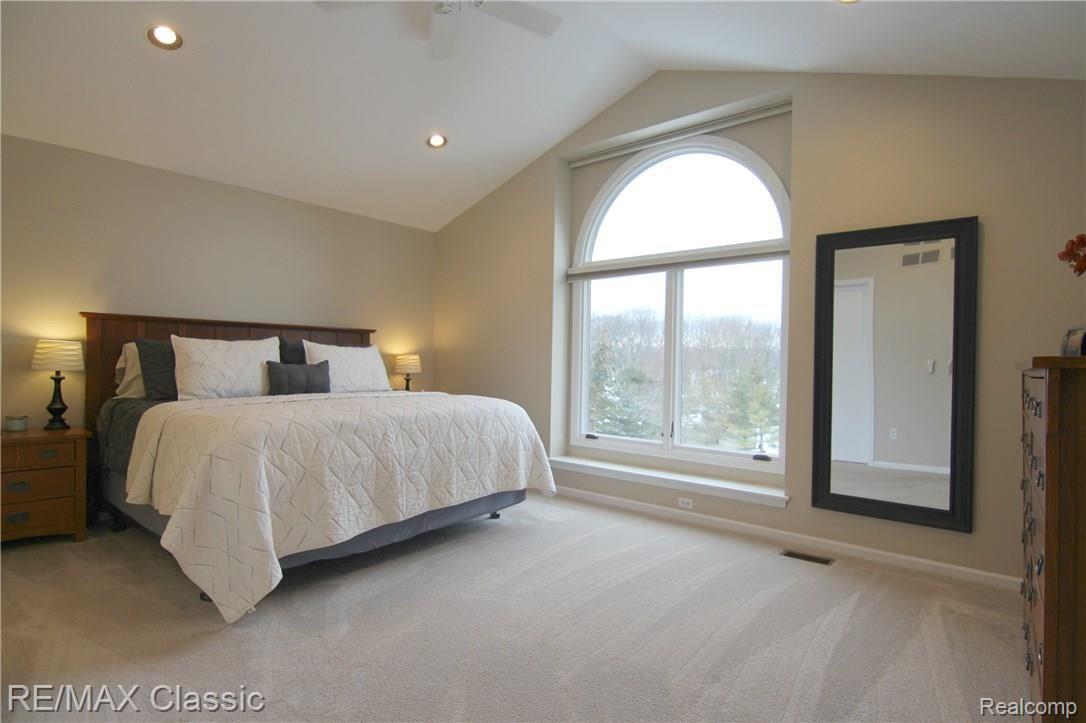 1232 Pine Ridge Road Milford, MI 48380 - Photo 33 of 34 Pine Ridge Dr Master Bedroom.jpg