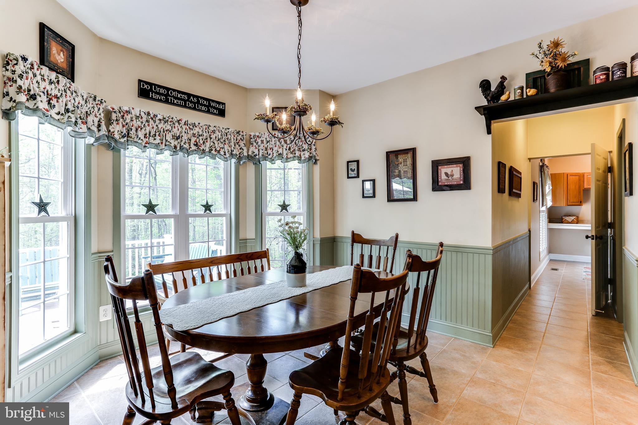2567 Ebbvale Road Manchester, MD 21102 - Photo 14 of 50 Eat-In Gourmet Kitchen