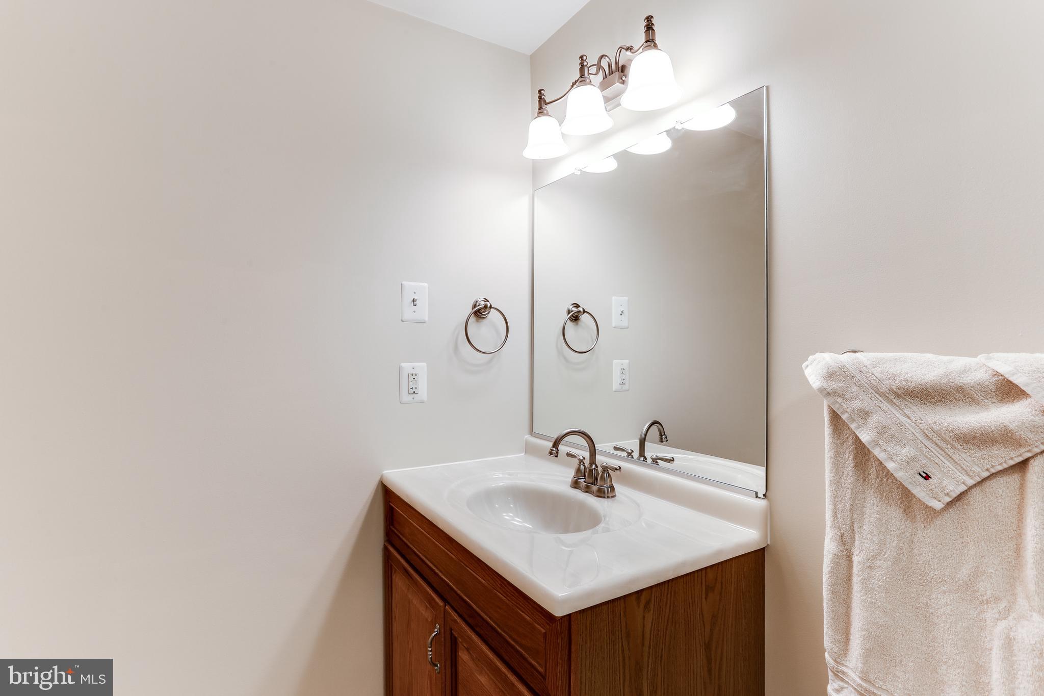 2567 Ebbvale Road Manchester, MD 21102 - Photo 38 of 50 Lower Level In-Law Suite - Full Bath