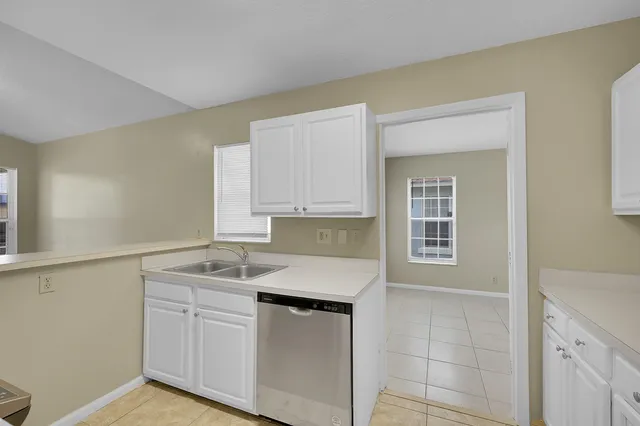 $3,400 | 901 10th Street, West Palm Beach, FL 33401