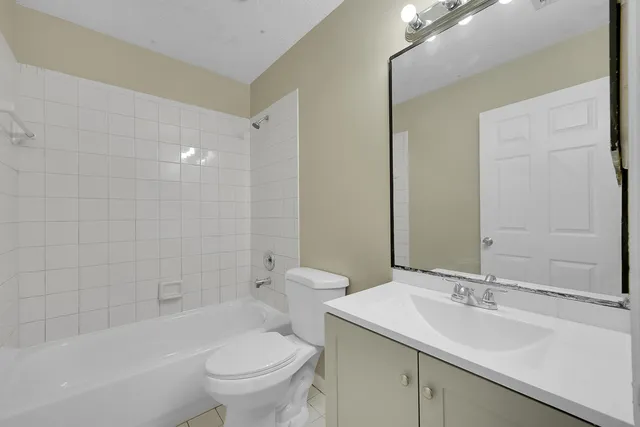 $3,400 | 901 10th Street, West Palm Beach, FL 33401