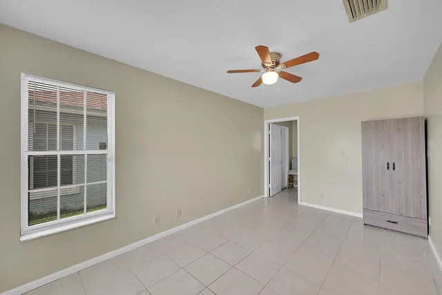 $3,400 | 901 10th Street, West Palm Beach, FL 33401