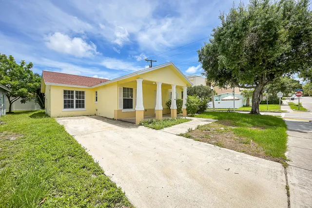 $3,400 | 901 10th Street, West Palm Beach, FL 33401