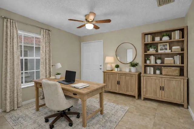 $3,400 | 901 10th Street, West Palm Beach, FL 33401