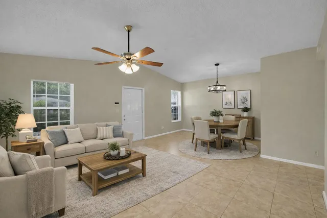 $3,400 | 901 10th Street, West Palm Beach, FL 33401