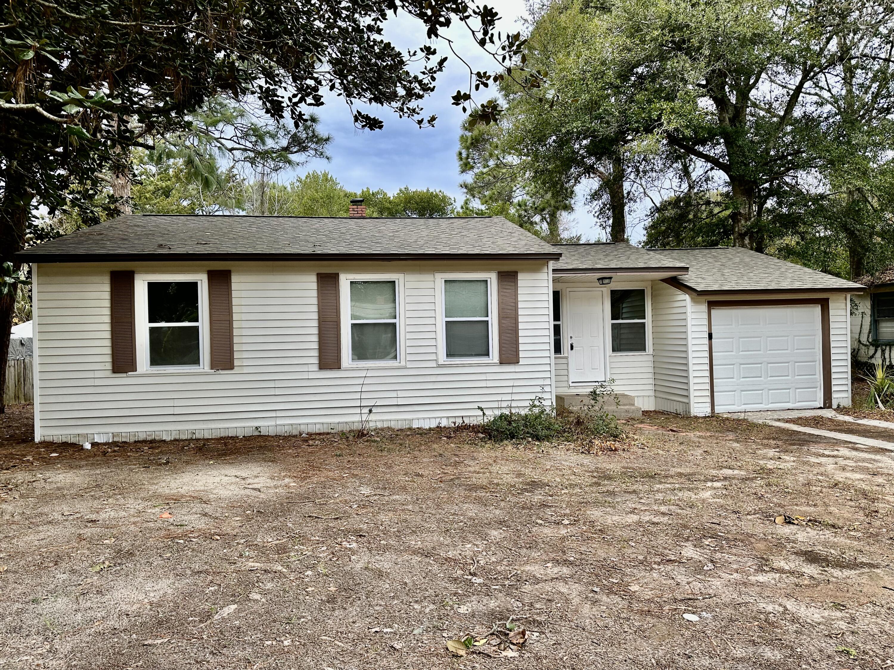 6 Ferry Road Northeast Fort Walton Beach, FL 32548 - Photo 2 of 19 IMG_2637