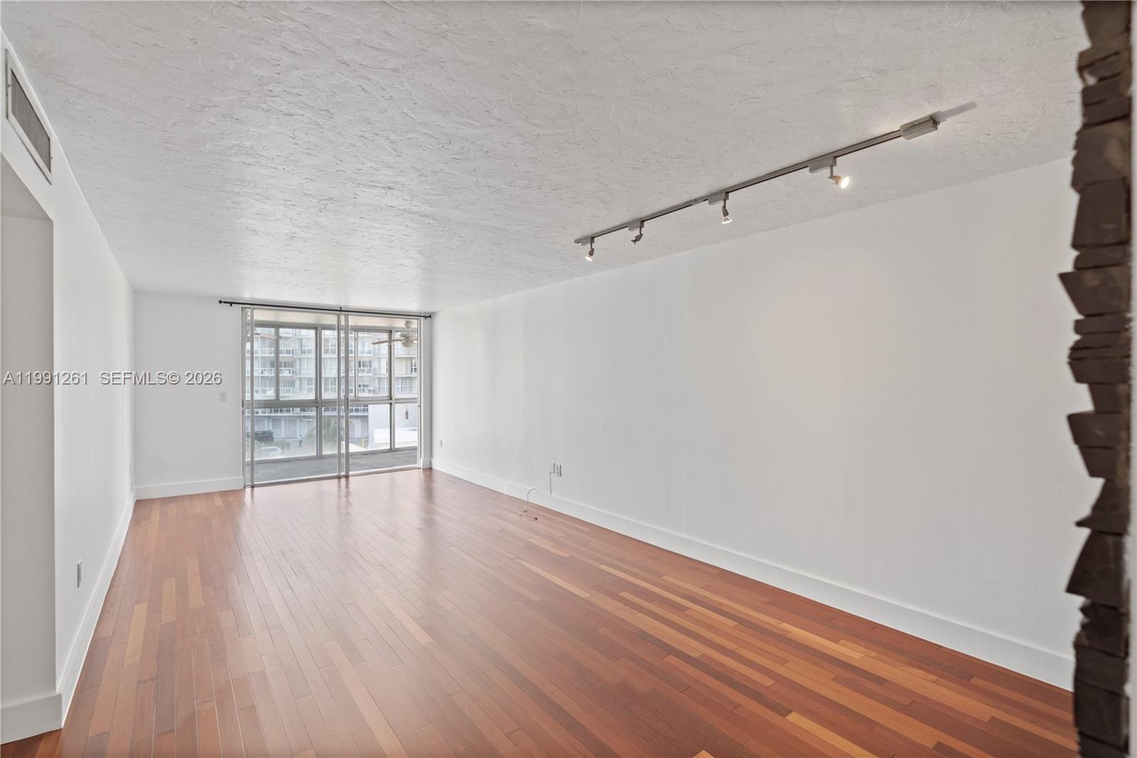 145 Southeast 25th Road, Unit 404 Miami, FL 33129 - Photo 5 of 23