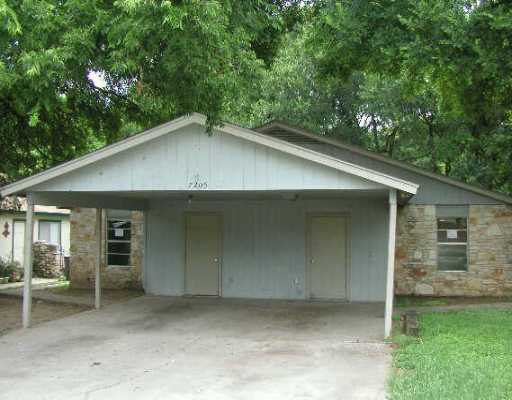 7205 South Pleasant Valley Road Austin, TX 78744 - Photo 1 of 1 Exterior Front : Great investor property. 3 Bedroom / 2 Bath each side. Needs some work. Good rental area.