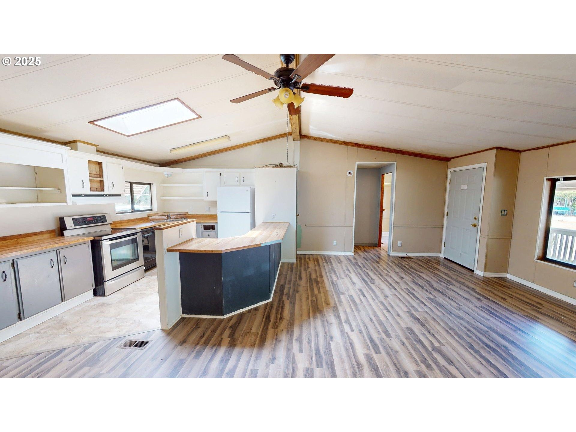 95691 Saunders Creek Road, Unit 9A Gold Beach, OR 97444 - Photo 2 of 29 Kitchen/Living Room