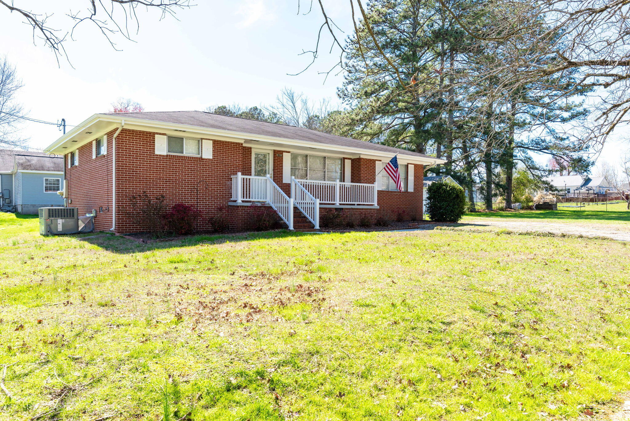 8108 Dudley Road Chattanooga, TN 37421 - Photo 3 of 31 4-web-or-mls-DSC_7756