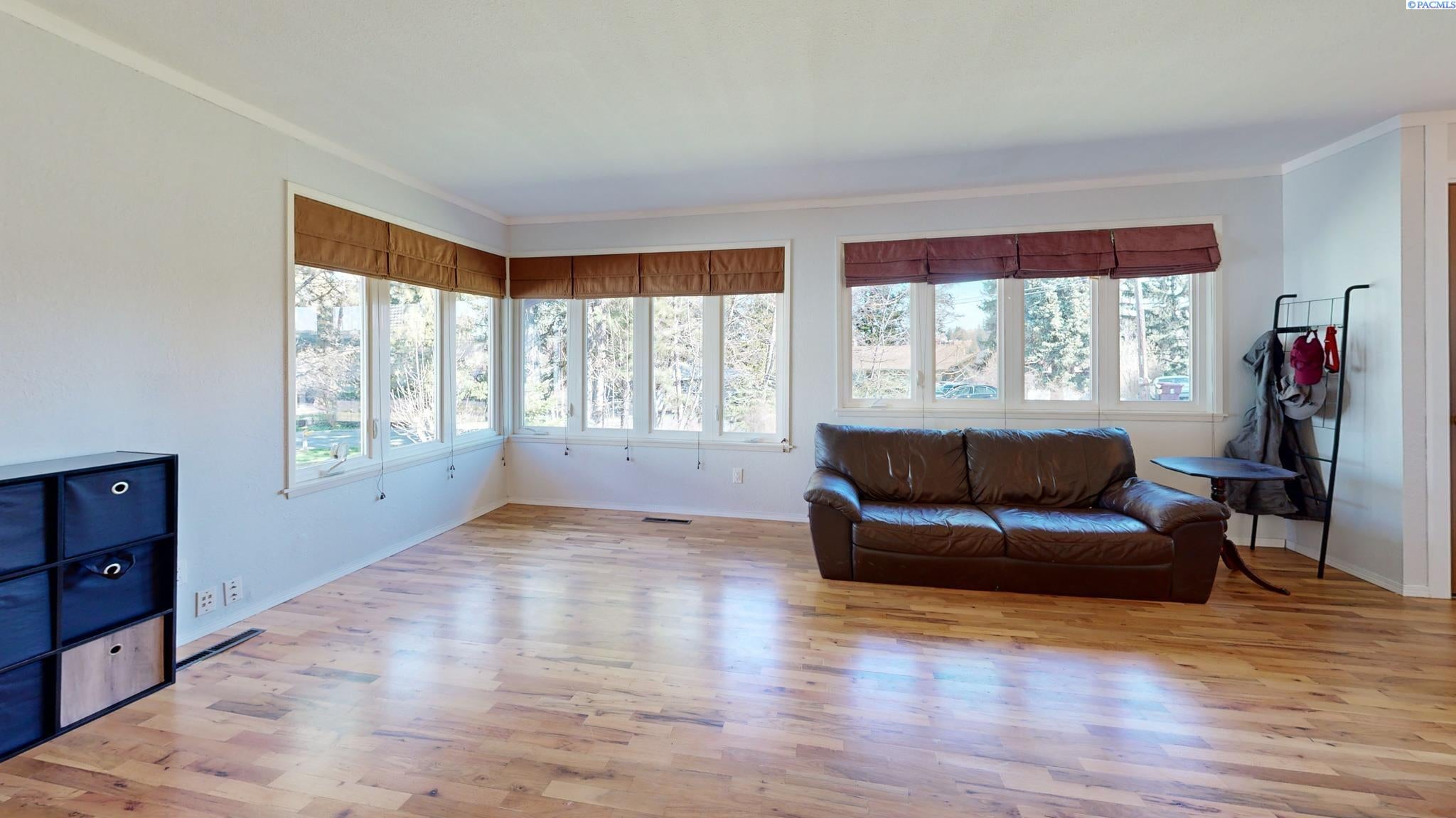 733 Southeast Ridgeview Street Pullman, WA 99163 - Photo 6 of 20 Gallery Image 6