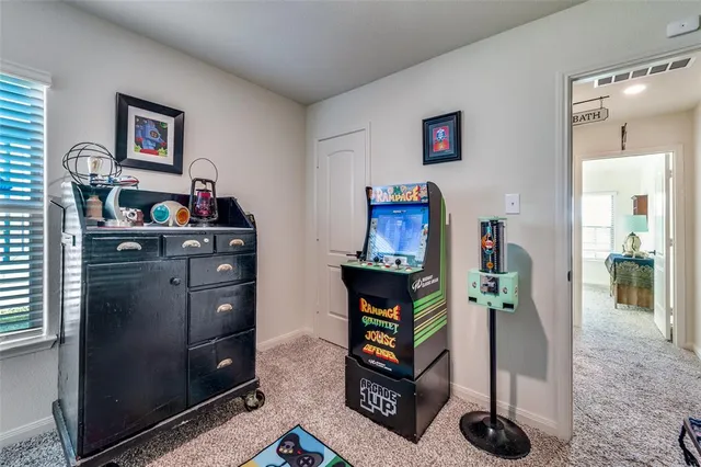 a view of a livingroom with furniture