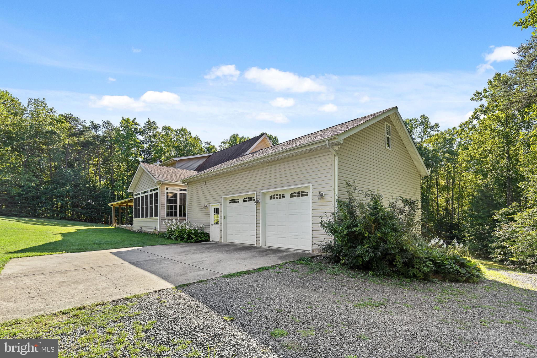 895 Stefaniga Road Stafford, VA 22556 - Photo 35 of 41 front view of house with a yard