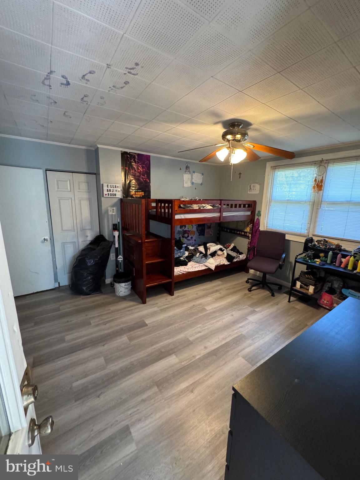 332 Fernwood Avenue Folsom, PA 19033 - Photo 28 of 37 Spacious room with natural light and charm.