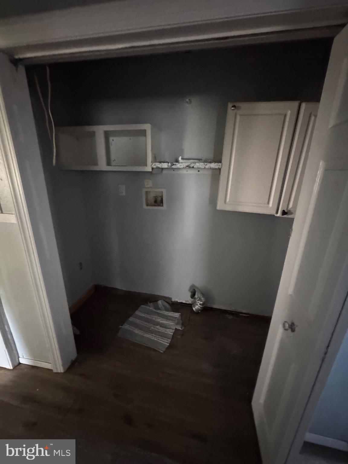 332 Fernwood Avenue Folsom, PA 19033 - Photo 5 of 37 Spacious nook awaiting your personal touch.