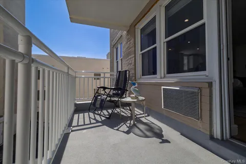 $689,000 | 522 Shore Road, Unit 3BB, Long Beach, NY 11561