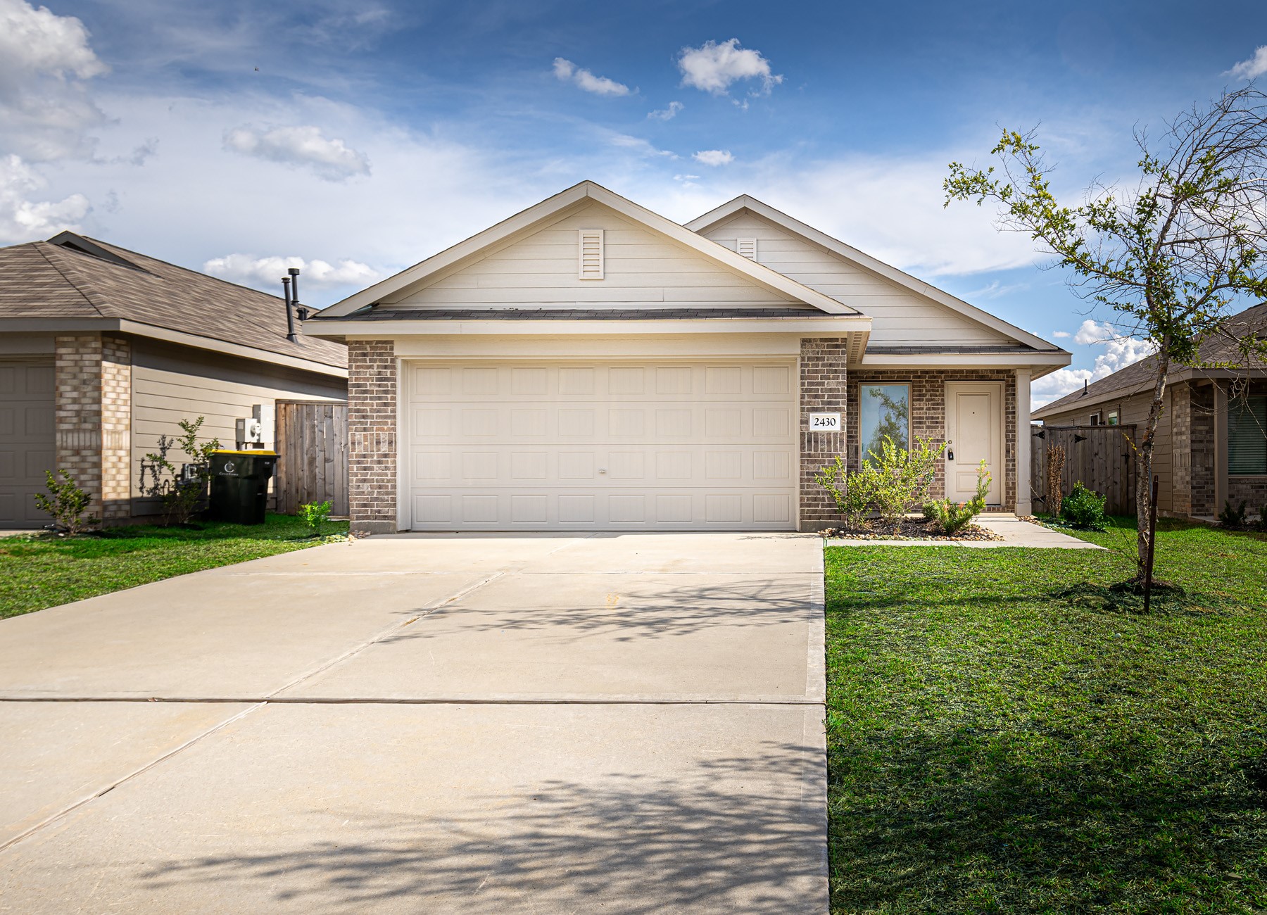 2430 Ridge Oak Drive Conroe, TX 77301 - Photo 1 of 38 Gallery Image 1