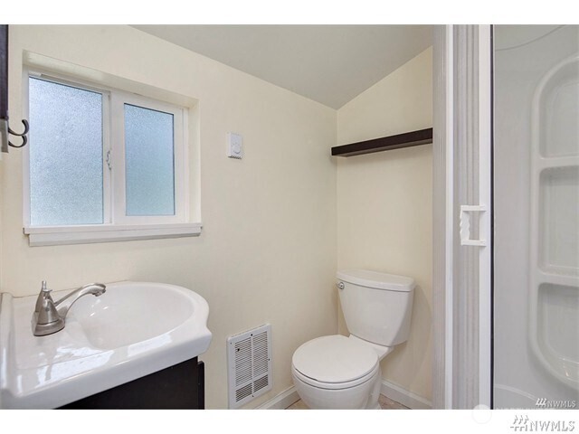 1934 Northeast Northgate Way Seattle, WA 98125 - Photo 18 of 37