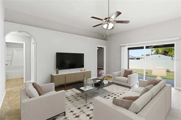 $2,400 | 6336 Florida Circle West, Apollo Beach, FL 33572