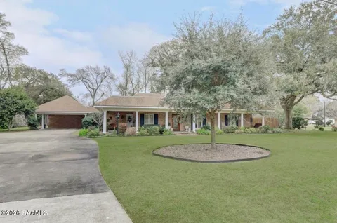 $820,000 | 103 Flossmore Drive, Lafayette, LA 70508