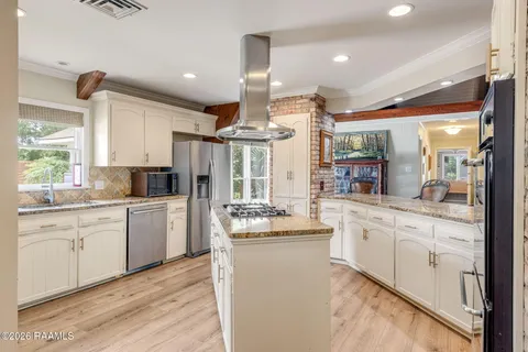 $775,000 | 103 Flossmore Drive, Lafayette, LA 70508