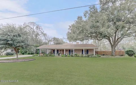 $775,000 | 103 Flossmore Drive, Lafayette, LA 70508