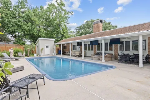 $775,000 | 103 Flossmore Drive, Lafayette, LA 70508