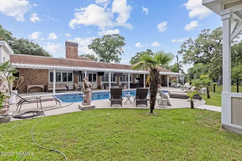$775,000 | 103 Flossmore Drive, Lafayette, LA 70508